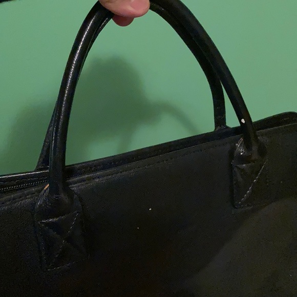 Bundle of Handbags: Danier and Topshop - Picture 12 of 15
